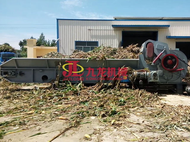 貴州畢節(jié)大型秸稈粉碎機現(xiàn)場