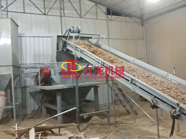 宜春重型粉碎機(jī)生產(chǎn)線現(xiàn)場(chǎng)